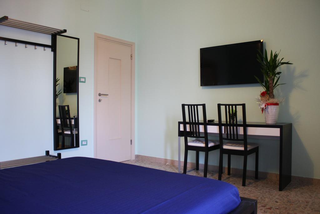 Bed&Breakfast La Perla Rosa Pescara Habitación foto