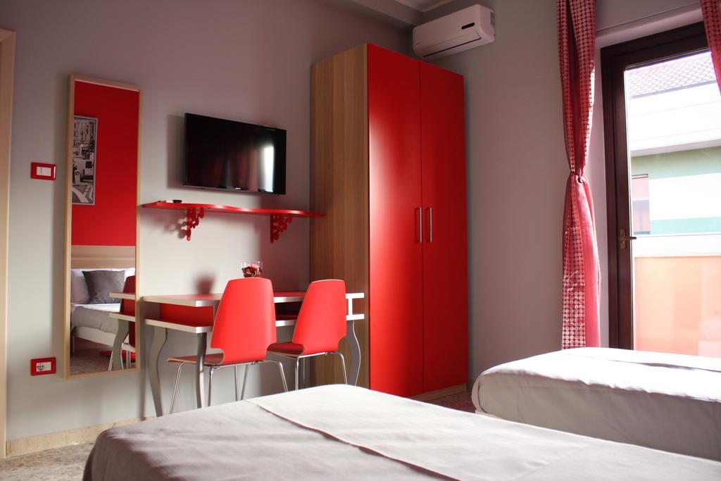 Bed&Breakfast La Perla Rosa Pescara Habitación foto